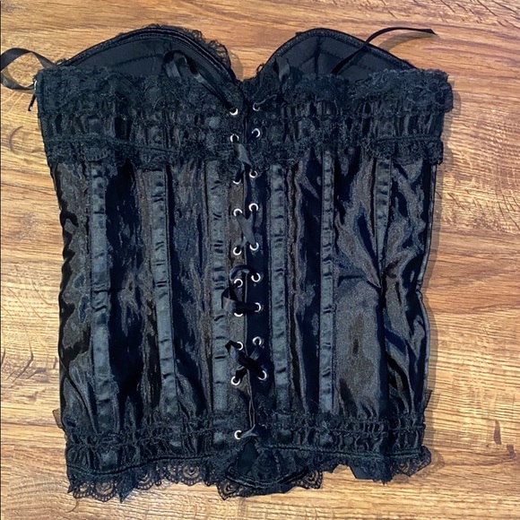Black corset lace top - Picture 3 of 4